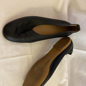 Everlane's Black Day Glove Flats
